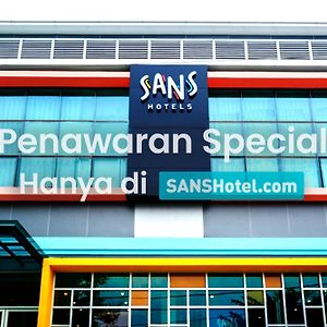 Sans Hotel Good Wish Semarang